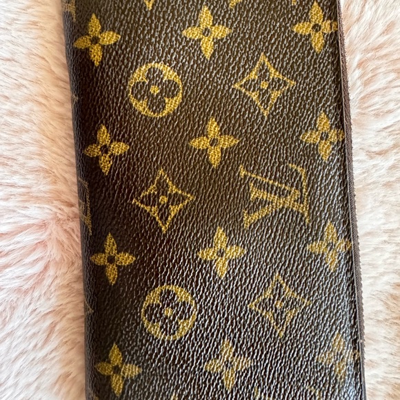 Louis Vuitton monogram zippy wallet - Picture 12 of 13